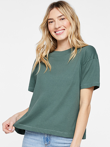 Style 3520 Unisex Boxy Jersey T-Shirt model shot